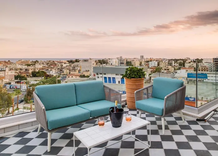 Liv Urban 4* Larnaca