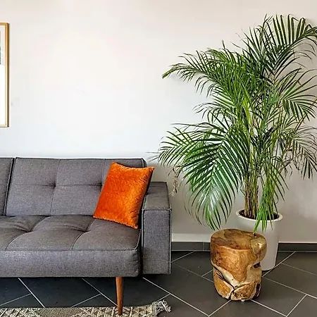 Aparthotel Liv Urban Larnaca