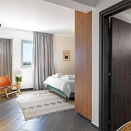 Liv Urban Aparthotel 4*
