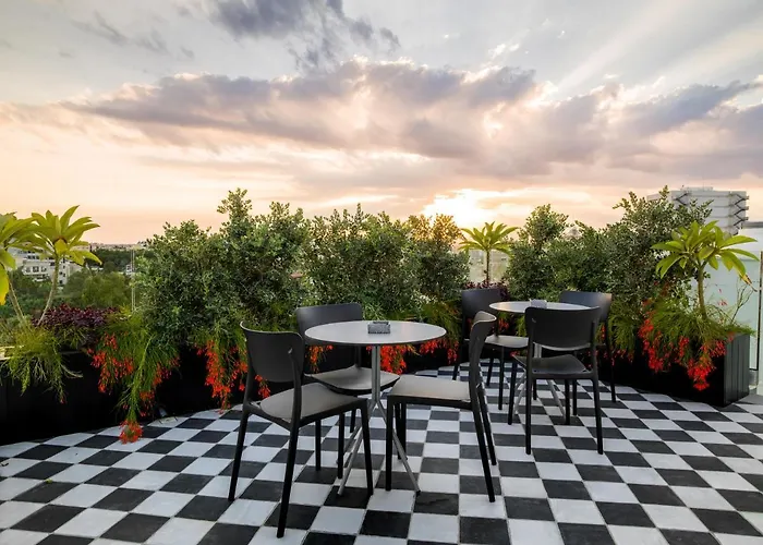 Lägenhetshotell Liv Urban Larnaca