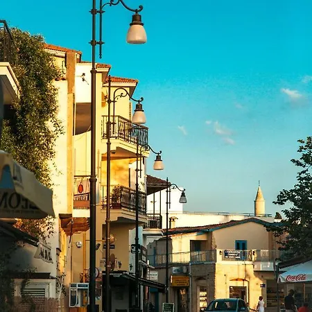 Liv Urban Ларнака