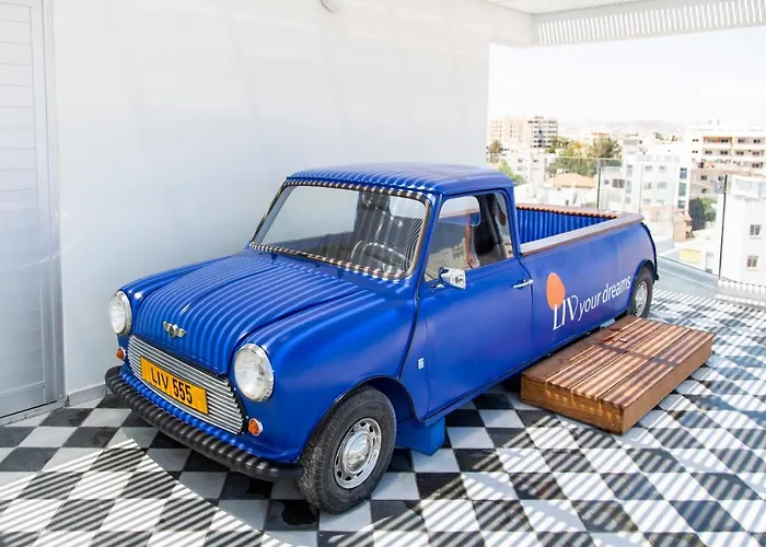 Liv Urban 4* Lárnaca