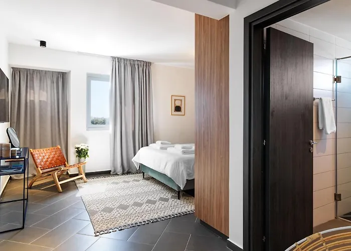 Liv Urban 4* Lárnaca